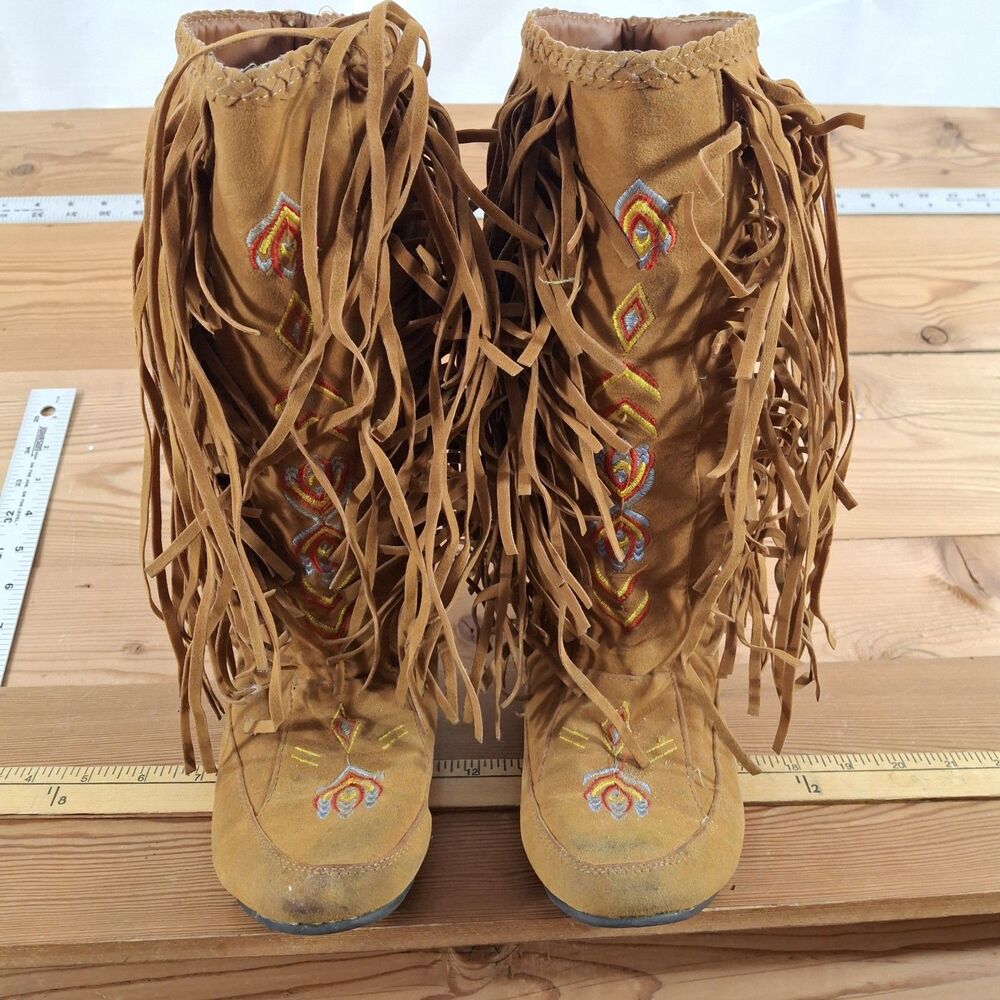 Traffic Leather Fringe Moccasins Womens Size 6